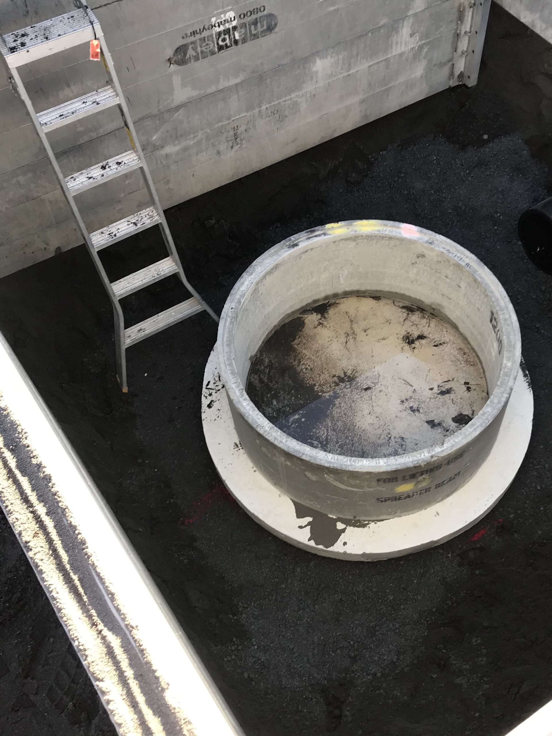 Aluminium modular trench shoring protecting excavation for manhole works
